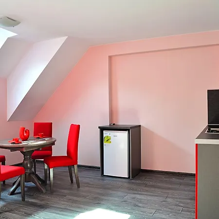 Lägenhetshotell Visito Aparthouse 3*