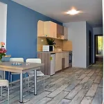 Visito Aparthouse 3*
