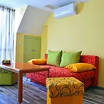 מלון דירות Visito Aparthouse 3*