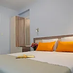 Visito Aparthouse 3* סופיה