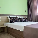 מלון דירות Visito Aparthouse 3*