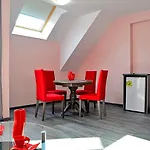 Visito Aparthouse 3*