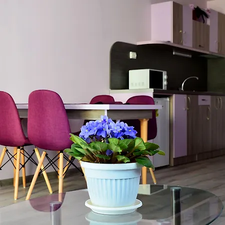 Visito Aparthouse 3*