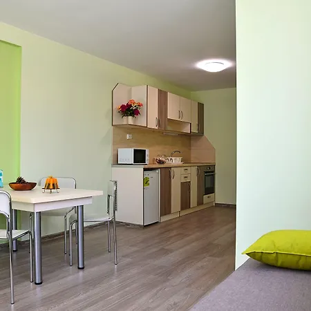 Visito Aparthouse 3*