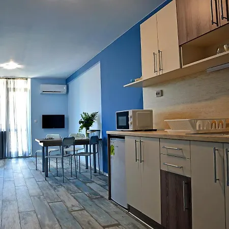 Visito Aparthouse 2*