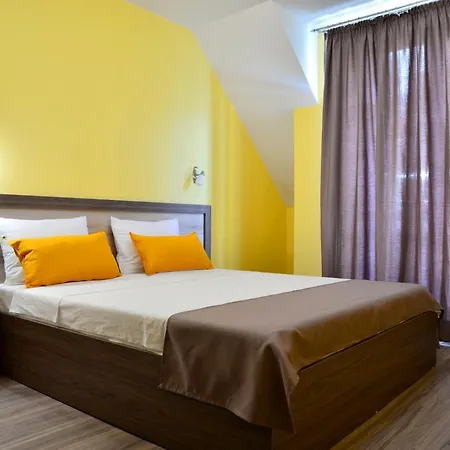Visito Aparthouse 2*