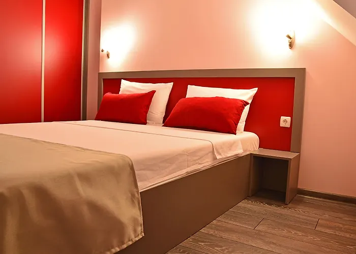 Visito Aparthouse 3*