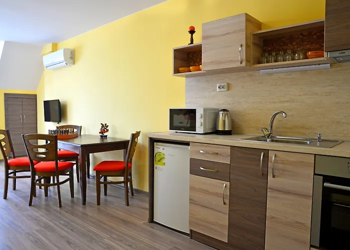 Visito Aparthouse מלון דירות