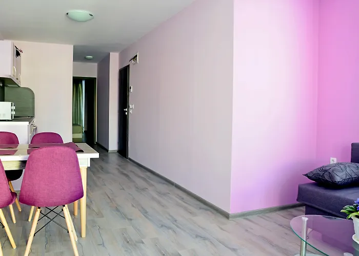 Visito Aparthouse 3*