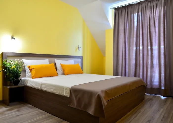 Visito Aparthouse 3*