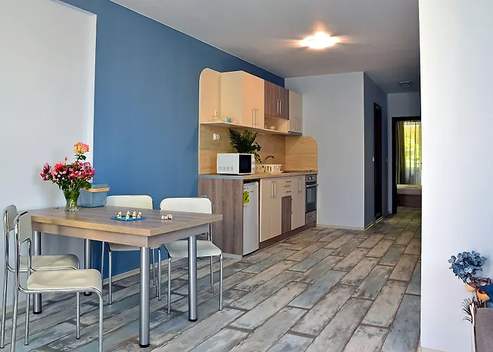 Visito Aparthouse 3*