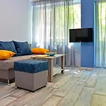 Visito Aparthouse 3*