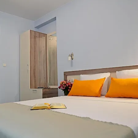 Visito Aparthouse 3* София