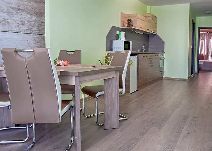 Visito Aparthouse 3*